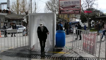 ANTALYA Pazar yerine girişte vatandaş kuyruğu