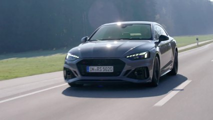 The new Audi RS 5 Coupé in Nardo grey Driving Video