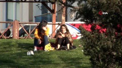 Uyarıları dinlemedi: "Virüsten ölmeyi bekliyorum" dedi