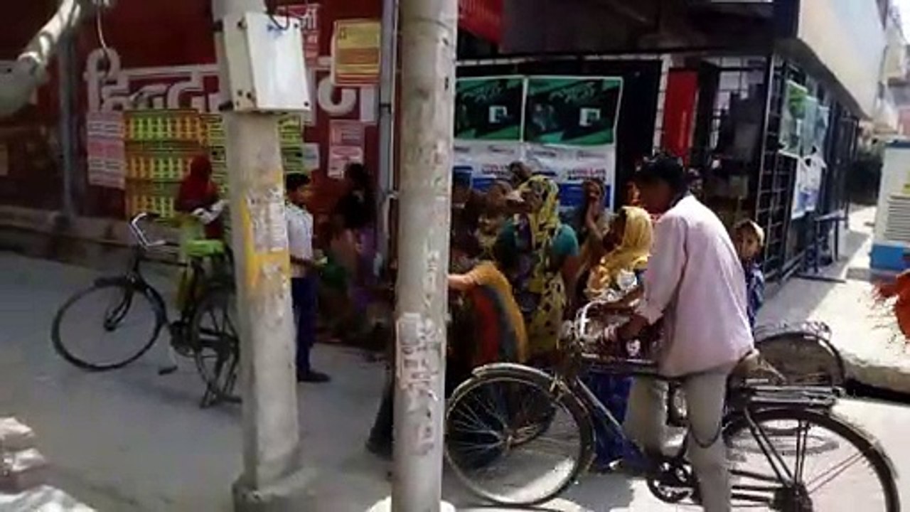 उन्नाव: गरीबों को नहीं मिल रहा है राशन, कौन करेंगा इनकी सहायता?