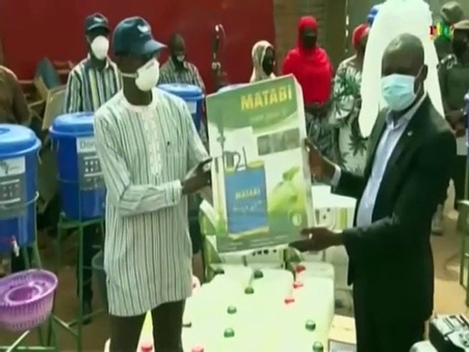 RTB / Covid 19 - Les autorités municipales en appui avec l’entreprise Saphyto ont procédé à la désinfection du grand marché de Bobo