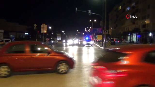 Sokağa çıkma kısıtlaması bitti, vatandaşlar sokağa döküldü