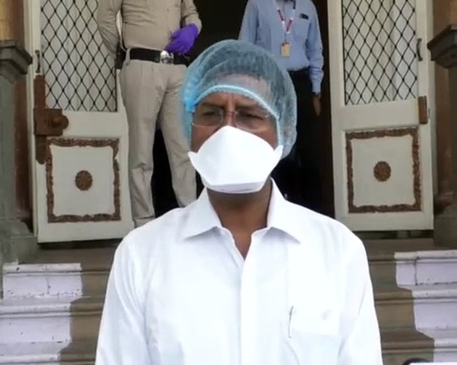 इंदौरः मेडिक्लेम कम्पनियों को कलेक्टर की चेतावनी, आनाकानी की तो होगी FIR