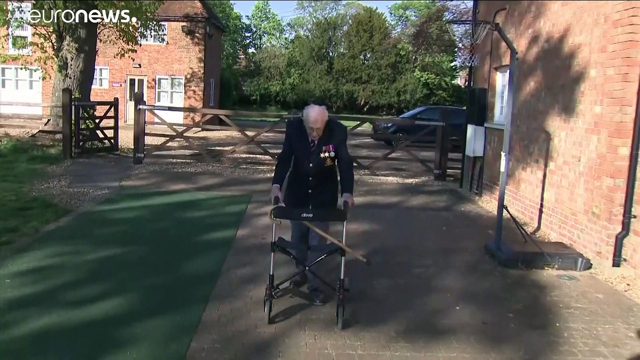 100 Runden durch den Garten: Millionenläufer Tom Moore (99) hat's geschafft