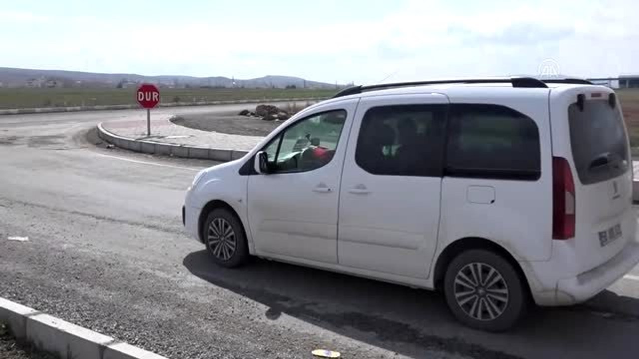 Yaşlı çift bayram harçlıklarını Milli Dayanışma Kampanyası'na bağışladı