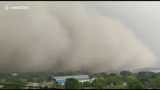 Incredible moment sandstorm lashes city in northeast India