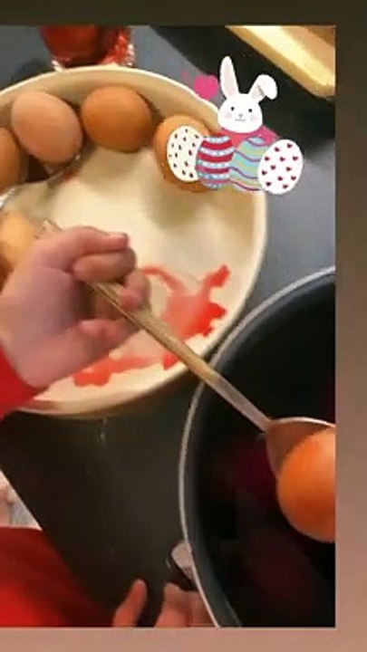 Σταματίνα Τσιμτσιλή: Έβαψε τα κόκκινα πασχαλινά...