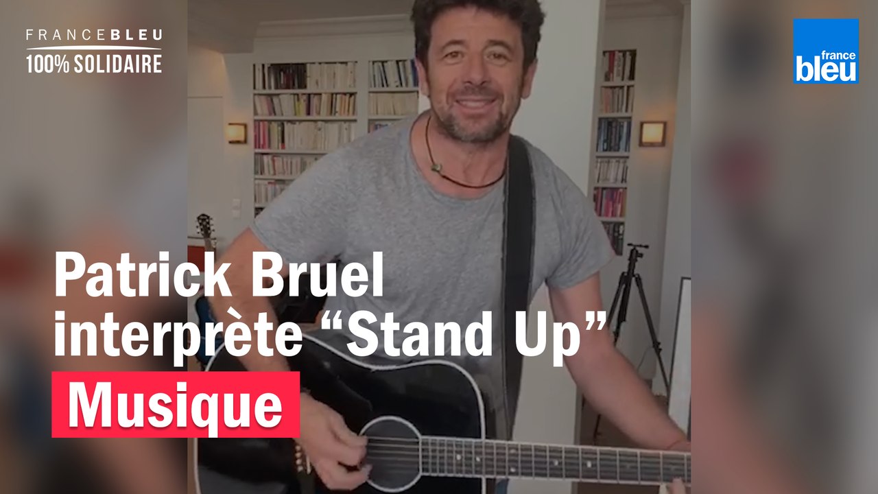 Patrick Bruel interprète "Stand Up" dans son salon