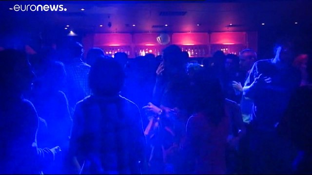 En France, les bars, restaurants et autres lieux publics dans l'incertitude