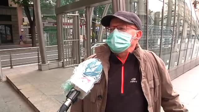 Los usuarios del transporte público se quedan sin mascarillas