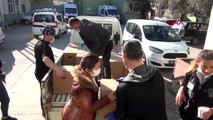 BURSA Sağlık çalışanları, topladıkları gıda kolileriyle ihtiyaç sahibi ailelere yardım eli uzattı