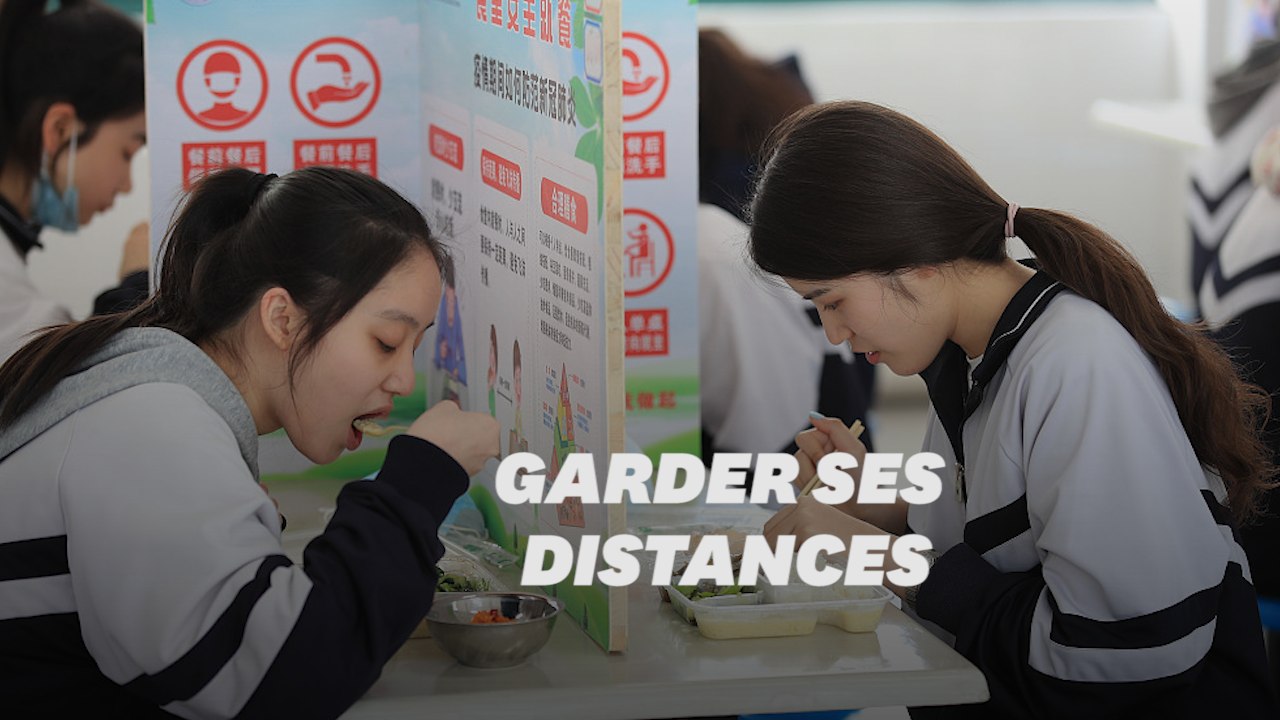 En Chine, on rappelle aux étudiants de garder leurs distances grâce au mobilier