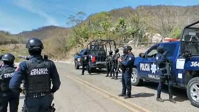 Atacan a balazos al director de la Policía Estatal en Tepuche; detienen a una persona y aseguran dos camionetas