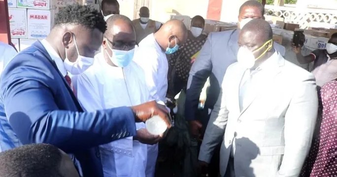 Pour combattre le Coronavrus Gris Bordeaux accompagné par Modou Lô, Yékini, Boy Niang et...