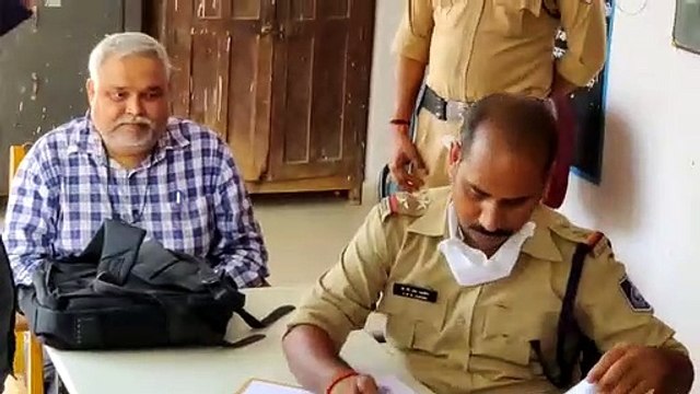 1 लाख 90 हजार रुपये के साथ पकड़े गए सीईओ, पुलिस ने पूछा कहां से आए पैसे