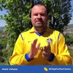 Leeds United clap for carers