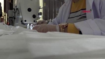 Usta öğretici kadınlar günde 3 bin maske üretiyor