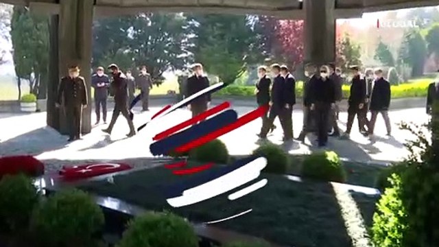 Turgut Özal kabri başında anıldı