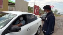 HATAY Reyhanlı'da polis giriş ve çıkışlarda kontrollerini sürdürüyor