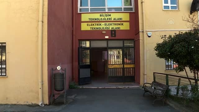 İstanbul'da meslek lisesinde üretilen uzaktan kontrollü solunum cihazı tanıtıldı