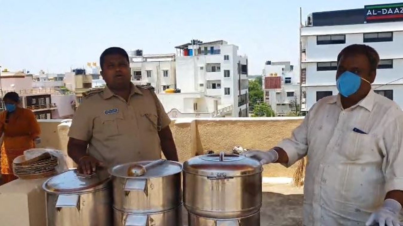 ಕೊರೊನಾ ವಿರುದ್ಧ ಹೋರಾಡಿ ನಮ್ಮ ರಕ್ಷಣೆಗೆ ನಿಂತಿರುವ ವೀರ ಯೋಧರಿಗೆ ಊಟದ ವ್ಯವಸ್ಥೆ | Oneindia Kannada