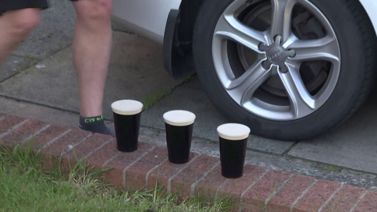 Dans le Belfast confiné, la pinte de Guinness fait de la résistance
