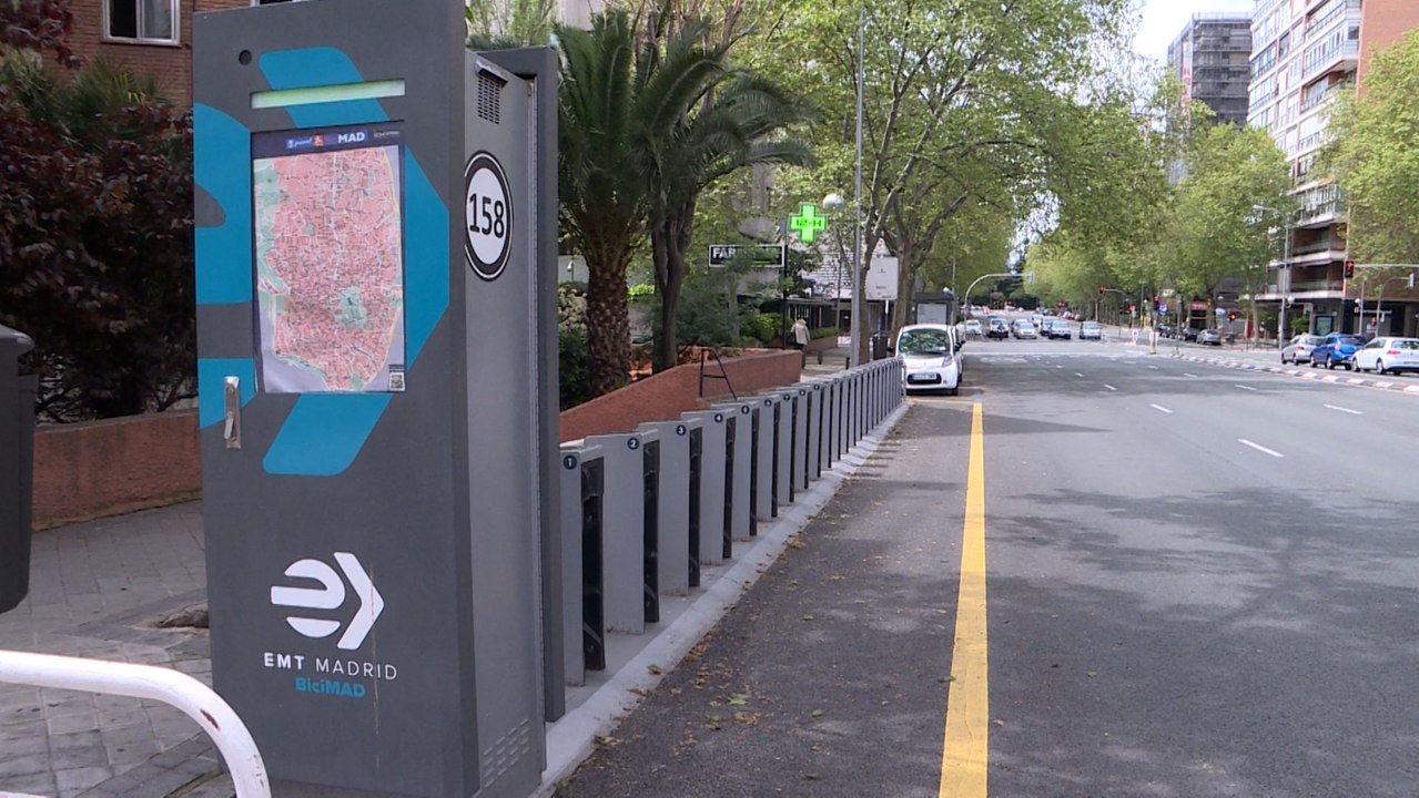 Las estaciones de BiciMad permanecen vacías en Madrid