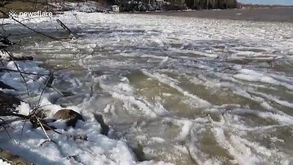 Hundreds of ice chunks wash up on Wisconsin shore from Lake Superior