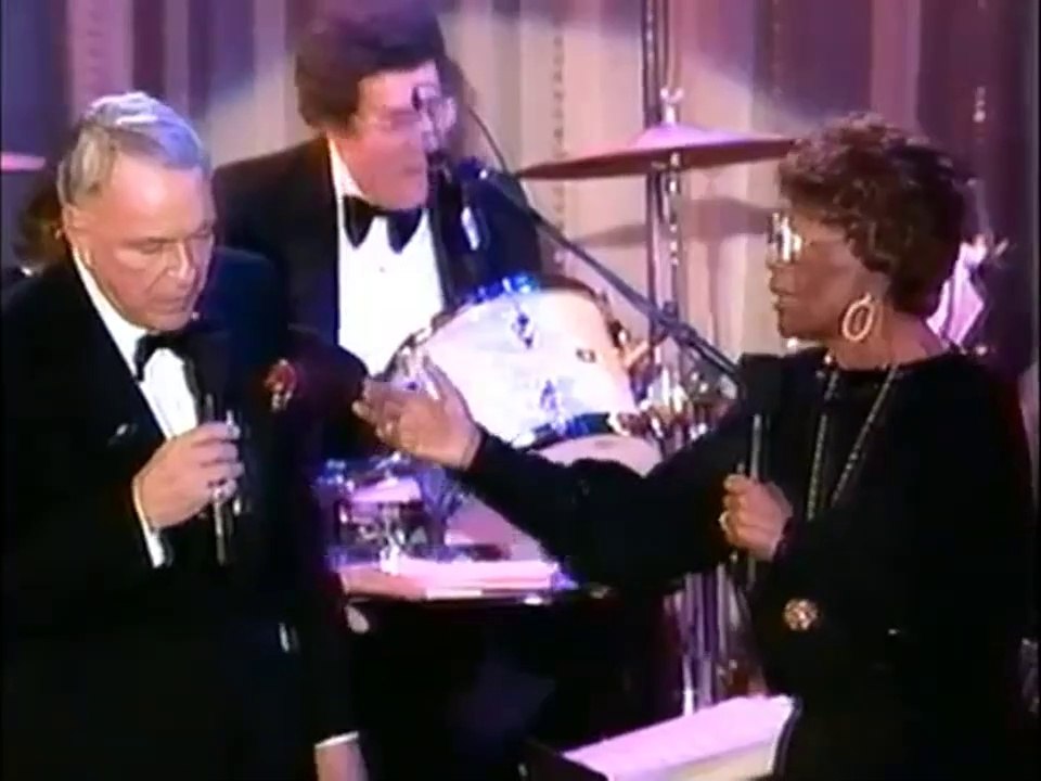 FRANK SINATRA & ELLA FITZGERALD – The Lady Is A Tramp (1990, HD)