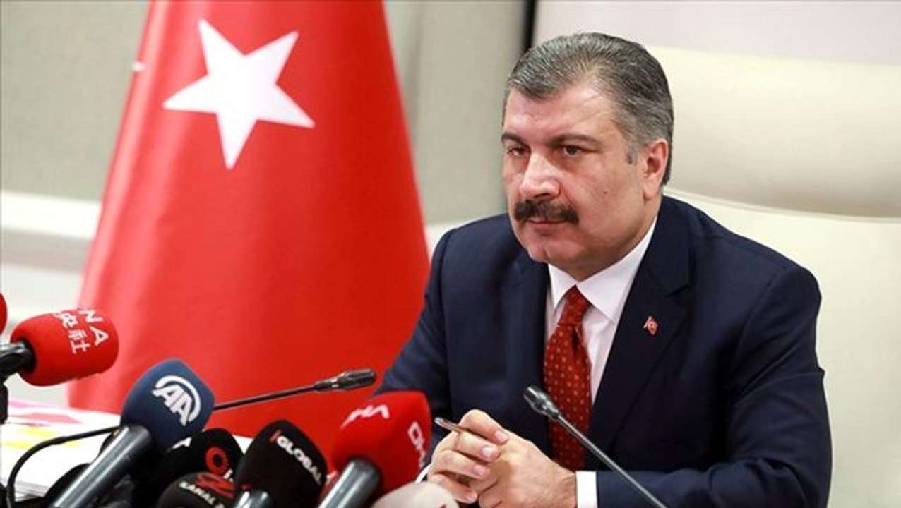 Türkiye, korona tedavisinde dünyadan farklı ola...