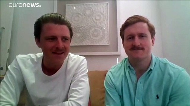 Dois ingleses sobem Evereste sem sair de casa