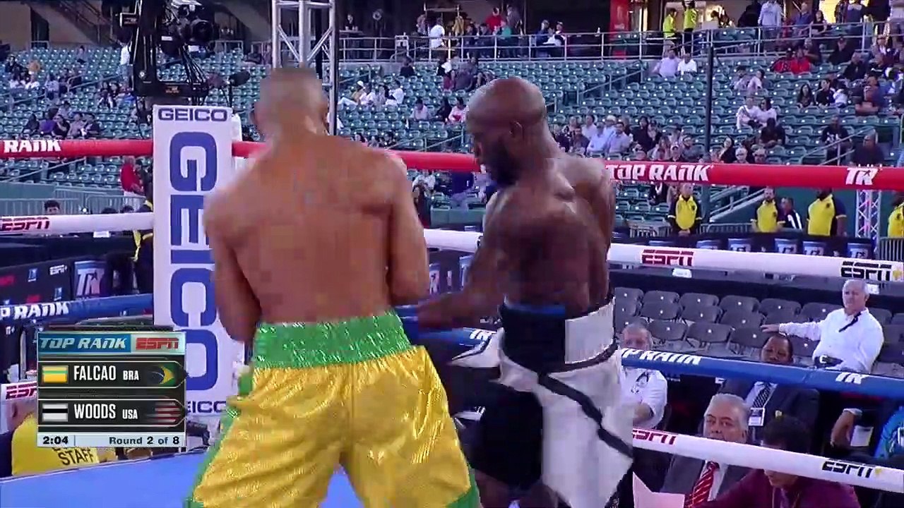 Esquiva Falcao vs Manny Woods  Full Fight