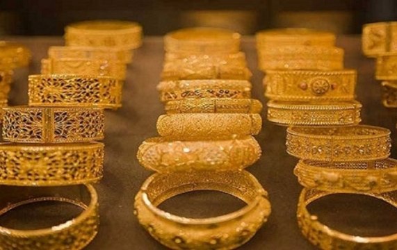 Dhanteras Gold Buying At Zaveri Bazaar In Mumbai
