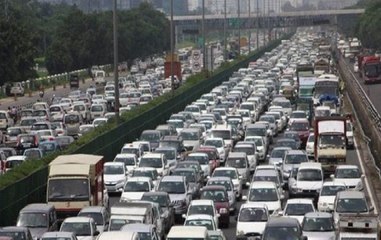 Heavy Traffic Jam In Delhi NCR On Occasion Of Dhanteras