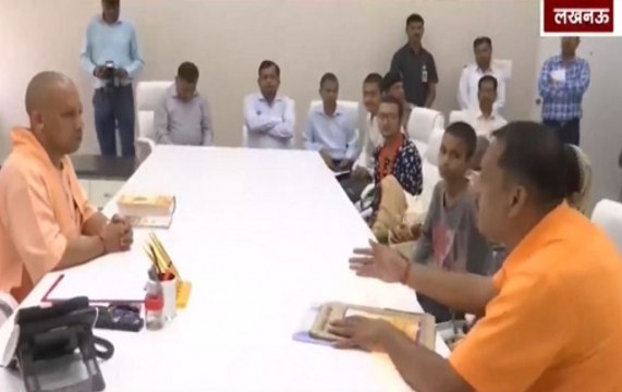 Lucknow: CM Yogi Meets Kamlesh Tiwari's Family, Promises Justice