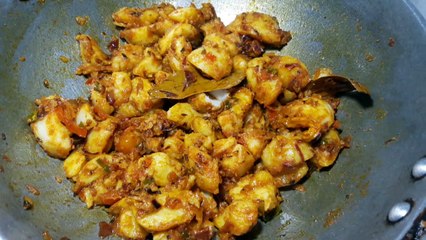 कोई सब्जी ना हो LOCKDOWN में तो बनाये ये आसान सब्जी। Quick Sukhe Aloo । Instant Recipe