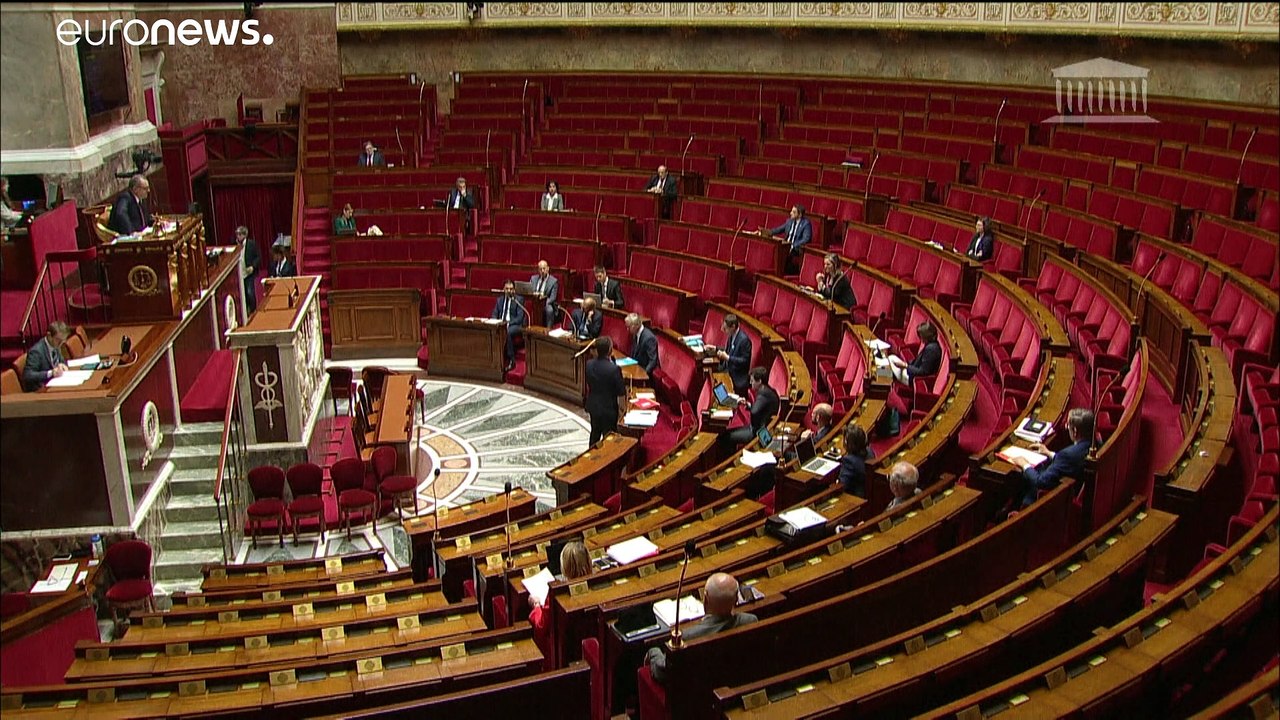 Francia aumenta la prestación por desempleo