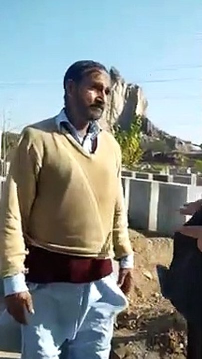 Qubrostan wali Government ki Zameen per Qabza