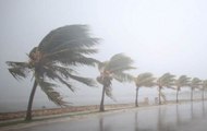 Gaja: Thousands evacuated as cyclone hits Tamil Nadu