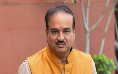Mortal remains of Ananth Kumar at Bengaluru's National College for last tributes