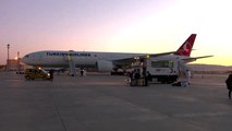 İngiltere'den Türkiye'ye gelen 349 Türk vatandaşını taşıyan uçak Esenboğa Havalimanı'na indi