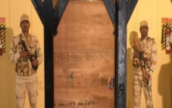 Madhya Pradesh Assembly polls: BJP, Congress workers guard EVMs in Bhopal