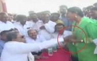 Watch: Former Karnataka CM Siddaramaiah misbehaves with woman in Mysur