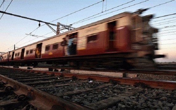 Western Railways to shift poles between Churchgate and Virar route