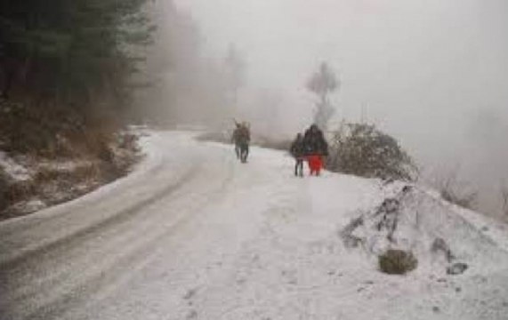 Cut 2 Cut: Airlines cancel several flights as cold blasts US