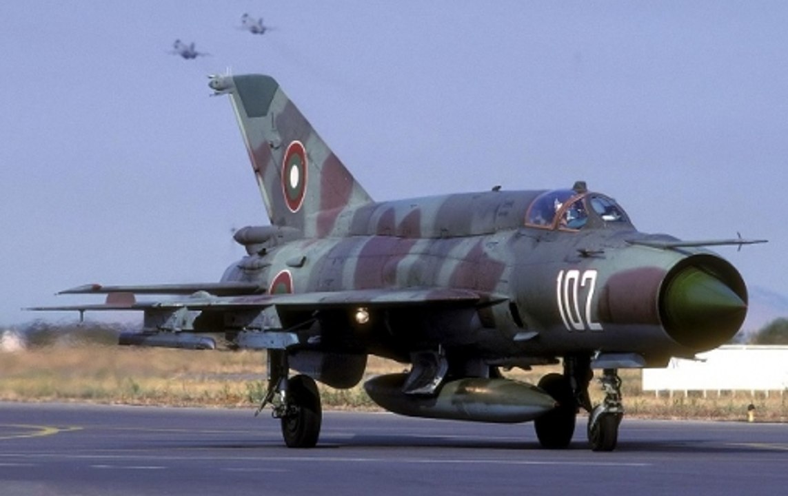 WATCH: MiG-21 supersonic jet fighter seen on streets of Ghaziabad