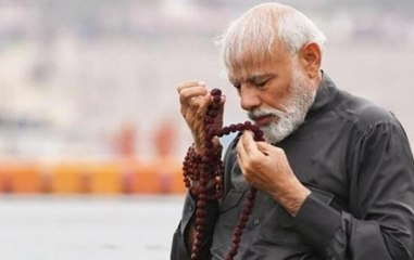 PM Modi takes holy dip, performs pooja in Prayagraj