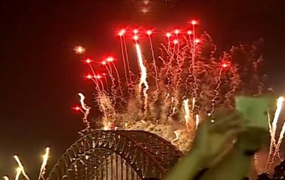 Watch dazzling Sydney fireworks as Australia welcomes New Year