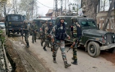 Скачать видео: 8 CRPF jawans killed in Pulwama IED blast in Jammu and Kashmir