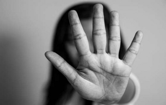 Girls take down woman for 'slut-shaming' them in Gurugram mall